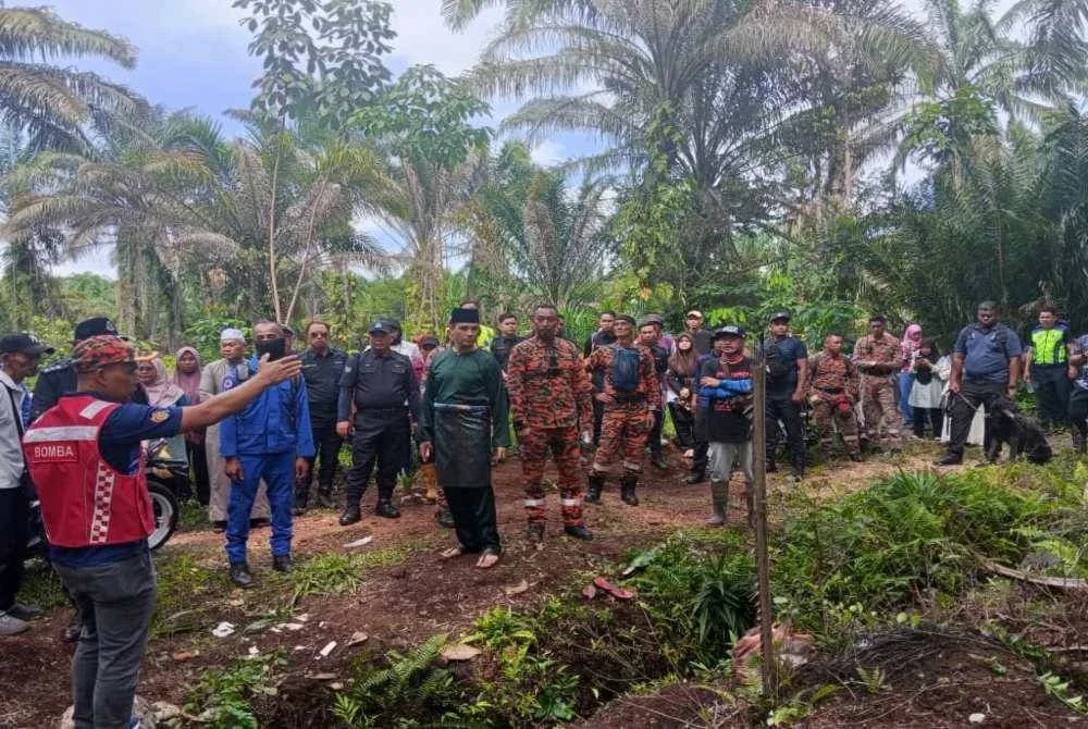 Operasi SAR di kawasan kebun kelapa sawit di Kampung Medan Sari Pontian digerakkan pada Rabu.