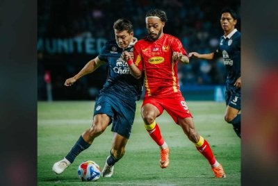 Selangor gagal untuk melakar kebangkitan dalam aksi final kedua Kejuaraan Kelab ASEAN (ACC) di Stadium Chang Arena pada Rabu. - FOTO: Selangor FC