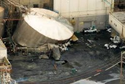 Angka korban akibat insiden ledakan tangki bahan kimia di sebuah kilang kertas di Longview, Washington, AS meningkat kepada 2 orang pada Rabu manakala 9 yang lain masih hilang dan dikhuatiri maut - Foto: Bernama/Reuters