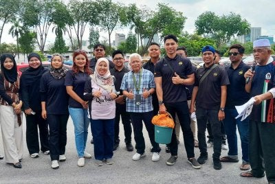 KDEBWM dan Karangkraf menjayakan majlis gotong-royong korban sempena Aidiadha 2026 di Karangkraf pada Khamis.