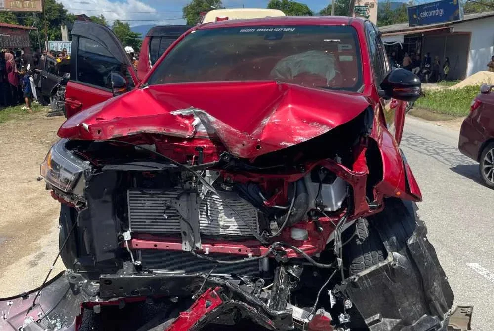 Kenderaan pacuan empat roda dipandu lelaki terlibat kemalangan disyaki dibawah pengaruh dadah.