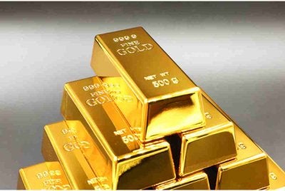 Harga emas merosot ke paras terendah dalam tempoh dua bulan pada hari ini apabila tindakan ketenteraan baharu Amerika Syarikat (AS) terhadap Iran mengukuhkan nilai dolar AS. 