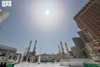 Penjajaran hampir sempurna matahari di atas Kaabah di Makkah berlaku sekali setiap 33 tahun, menurut ahli astronomi. Foto SPA