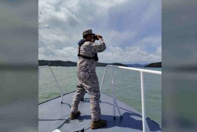 Op Carilamat diaktifkan bagi mengesan seorang lelaki dipercayai terjatuh ketika cuba membaiki jet ski di perairan Pulau Tepor petang semalam.