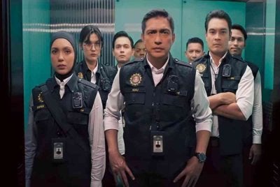 Finas mengesahkan penamatan tayangan filem Konspirasi di seluruh pawagam negara dibuat atas permintaan penerbit sendiri dan bukan arahan mana-mana pihak.