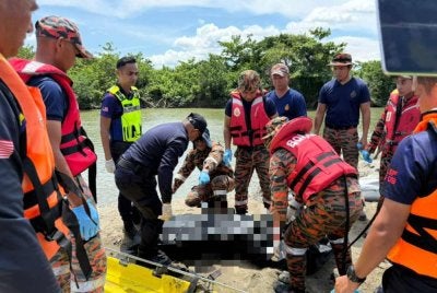 Mayat mangsa diserahkan kepada pihak polis untuk tindakan selanjutnya.
