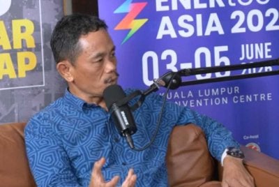 Nurhisham dalam program audio siar Keluar Sekejap.