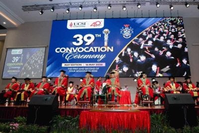 Tunku Zain ketika Konvokesyen ke-39 Universiti UCSI baru-baru ini. Foto Universiti UCSI