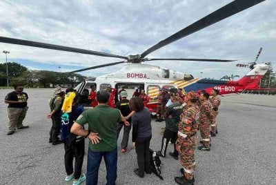 Seramai 16 anggota tambahan dihantar ke lokasi pencarian pada pagi ini menggunakan pesawat AW139 bagi memperkukuh operasi SAR