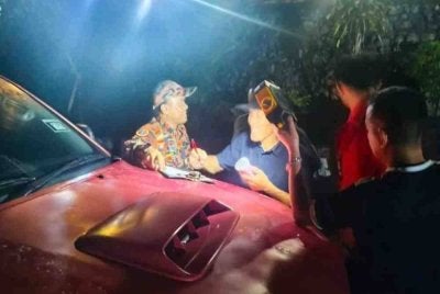  Kebimbangan sebuah keluarga yang menyangka seorang lelaki hilang selepas menghadiri majlis perkahwinan berakhir apabila individu terbabit ditemui selamat sedang tidur di rumah jiran.