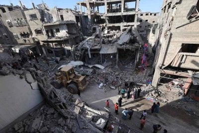 Rakyat Gaza terus menderita akibat tindakan genosid dan kemusnahan yang dilakukan oleh rejim Zionis Israel. Foto AFP 