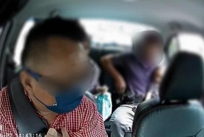 Tangkap layar video berkenaan dan kejadian terbabit tular di media sosial.