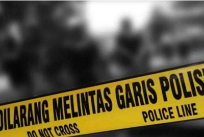 Lima orang terkorban manakala tiga lagi dilaporkan hilang selepas sebutir bom meletup di Wilayah Papua di timur Indonesia pada Ahad - Foto Agensi