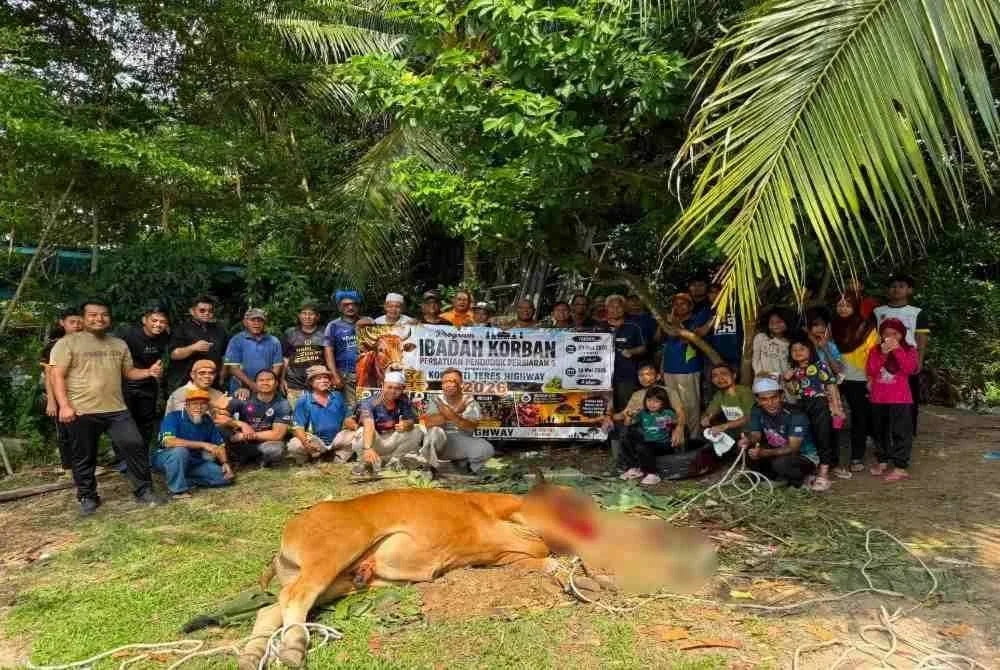 Ibadah korban persatuan penduduk di Taman Desa Pinggiran Putra meriah.