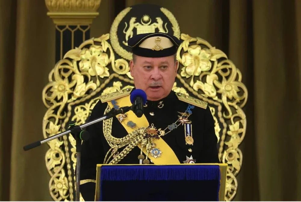Sultan Ibrahim berkenan menyampaikan Titah Diraja pada Istiadat Menghadap dan Pengurniaan Darjah Kebesaran, Bintang dan Pingat Persekutuan 2026 sempena Hari Keputeraan Rasmi Seri Paduka Baginda di Istana Negara. Foto: Bernama