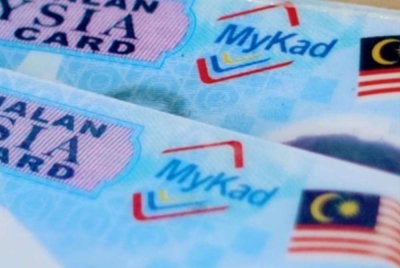 Pengenalan MyKad Struktur Baharu merupakan episod terbaharu dalam evolusi sistem identiti negara yang bermula sejak 1948. Foto hiasan