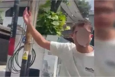 Insiden berkenaan tular di media sosial.- Foto Beritasatu