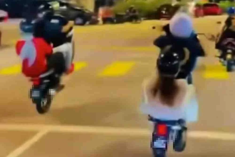 Tular video melibatkan beberapa penunggang motosikal Yamaha 135LC melakukan aksi 'wheelie' di sekitar Jalan Raja Laut, Jalan Tun Razak dan Jalan P Ramlee.