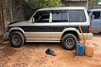 Kenderaan yang digunakan untuk menyeleudup petrol ke negara jiran. - Foto: PGA