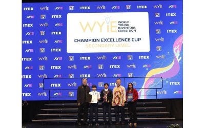 Champion Excellence Cup merupakan pengiktirafan tertinggi bagi kategori Sekolah Menengah dalam World Youth Invention Exhibition, diberikan kepada ciptaan terbaik.
