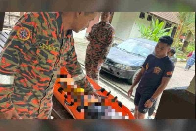 Enam anggota bomba yang tiba di tempat kejadian mendapati mangsa telah ditemukan lemas oleh orang awam. Foto: Bomba 