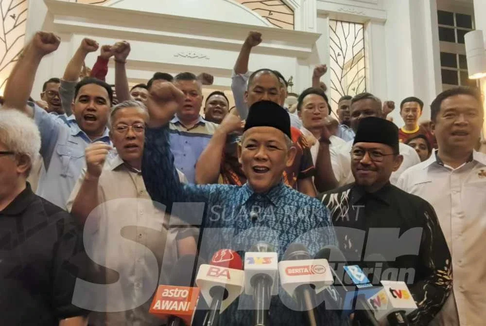 Aminuddin mengadakan sidang media tergempar di kediaman rasmi Menteri Besar Negeri Sembilan pada Khamis malam.