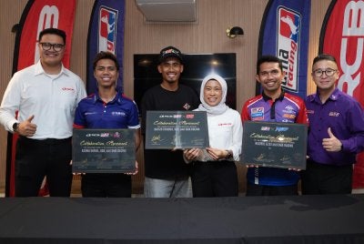 Dari kiri Pengurus Jenama RCB, Amir Azizi, Kasma Daniel Kasmayudin diikuti Hafizh Syahrin, Pengurus Pemasaran & Komunikasi Kumpulan MKA,Nor Lina; Nazirul Izzat dan Pengurus Jenama UMA, Jonathan Lai pada Khamis.