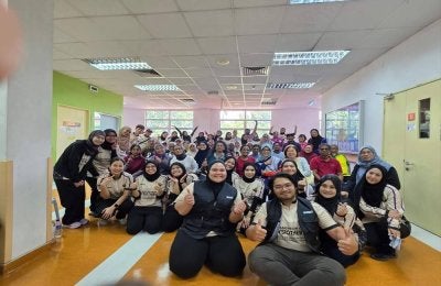 Pelajar fisioterapi iCEPS UiTM turut bekerjasama dengan Muslim Care Malaysia Society dalam menjayakan program komuniti menyantuni warga emas.