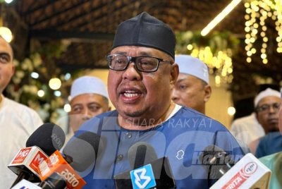 Ab Rauf ditemui pemberita pada majlis doa selamat di kediamannya di Kampung Pulau, Masjid Tanah.