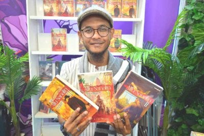 Trio Alfu Sanatin karya Ibnu Rijal boleh didapati di reruai Karangkraf PBAKL 2026.