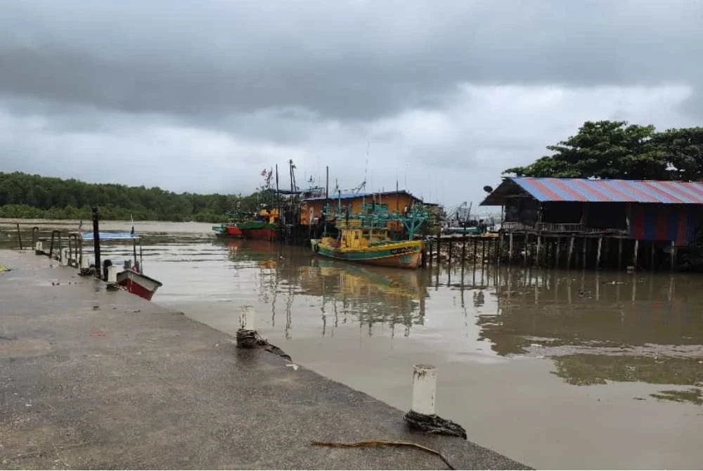 Tanjung Api dikenali sebagai perkampungan nelayan moden kaya dengan tradisi.