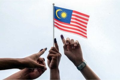 Persoalan utama yang timbul ialah siapakah yang sebenarnya sedang menyusun semula kuasa politik negara? - Foto fail Bernama