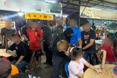 Antara warga asing yang ditahan atas pelbagai kesalahan imigresen dalam operasi di Johor Bahru.