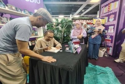 Sesi temu mesra bersama novelis thriller terkenal, Ramlee Awang Murshid di Pesta Buku Antarabangsa Kuala Lumpur (PBAKL) 2026