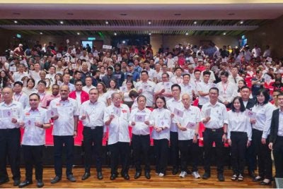 Barisan pimpinan DAP hadir pada perasmian Dokumentari 60 Tahun Perjalanan DAP Wilayah Persekutuan di Kuala Lumpur pada Ahad.