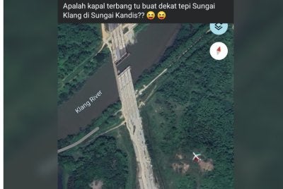 Tular di media sosial satu hantaran yang memaparkan imej dipercayai sebuah kapal terbang didakwa tersadai di tepi Sungai Kandis, Seksyen 36, Shah Alam di sini.