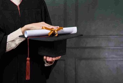 Kajian yang diterbitkan Council of Graduate Schools (2025) mendapati satu daripada dua pelajar gagal menamatkan pengajian PhD mereka. Gambar hiasan 