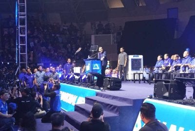 Onn Hafiz ketika berucap pada Pelancaran Jentera Barisan Nasional di Iskandar Puteri pada Ahad.