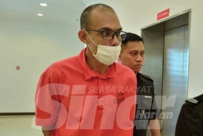 Mohamad Fadwan menukar pengakuan tidadibawa ke Mahkamah Sesyen Shah Alam pada Isnin, bagi kes amang seksual fizikal terhadap remaja lelaki 14 tahun yang dikurung di sebuah unit pangsapuri bulan lalu. Foto Sinar Harian - ASRIL ASWANDI SHUKOR