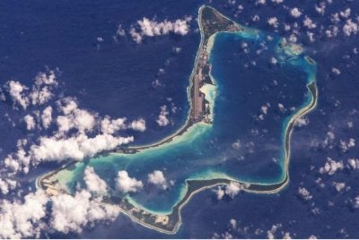 Wilayah tanah jajahan Britain sejak 1786 itu dikatakan memiliki kedudukan strategik di Lautan Hindi sekali gus menjadikan ia aset ketenteraan yang penting. - Foto Agensi