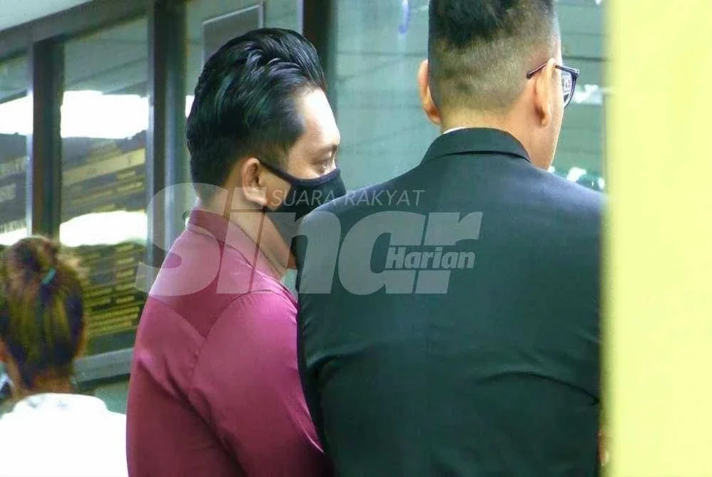 Mohamad Amirul didakwa dengan tujuh pertuduhan amang seksual, miliki bahan lucah di Mahkamah Sesyen dan Mahkamah Majistret Johor Bahru.