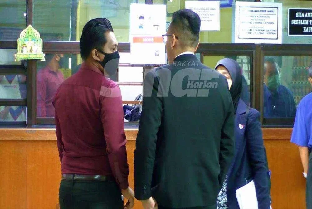 Mohamad Amirul didakwa dengan tujuh pertuduhan amang seksual, miliki bahan lucah di Mahkamah Sesyen dan Mahkamah Majistret Johor Bahru.