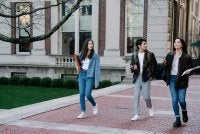 Musim kemasukan pelajar ke matrikulasi dan universiti sentiasa membawa suasana istimewa. Foto hiasan