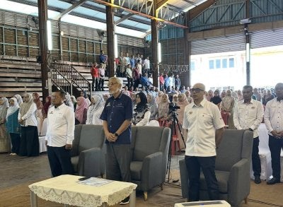 
FOTO ADILA SHARINNI WAHID