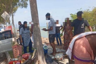 MBMB mengarahkan ritual kematian di kawasan pesisir pantai Taman Residence 8, Padang Temu dihentikan serta-merta.