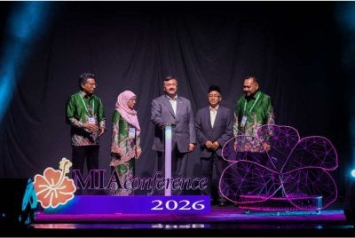 Amir Hamzah (tengah) hadir merasmikan Persidangan Akauntan Antarabangsa 2026 MIA pada Selasa. -Foto Bernama