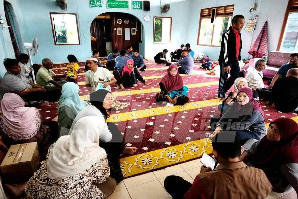 Surau berkenaan yang telah wujud sejak sebelum kelahirannya menjadi satu-satunya tempat perlindungan buat sebahagian mangsa selepas kebakaran besar tersebut. Foto:SINAR HARIAN/HAZELEN LIANA KAMARUDIN