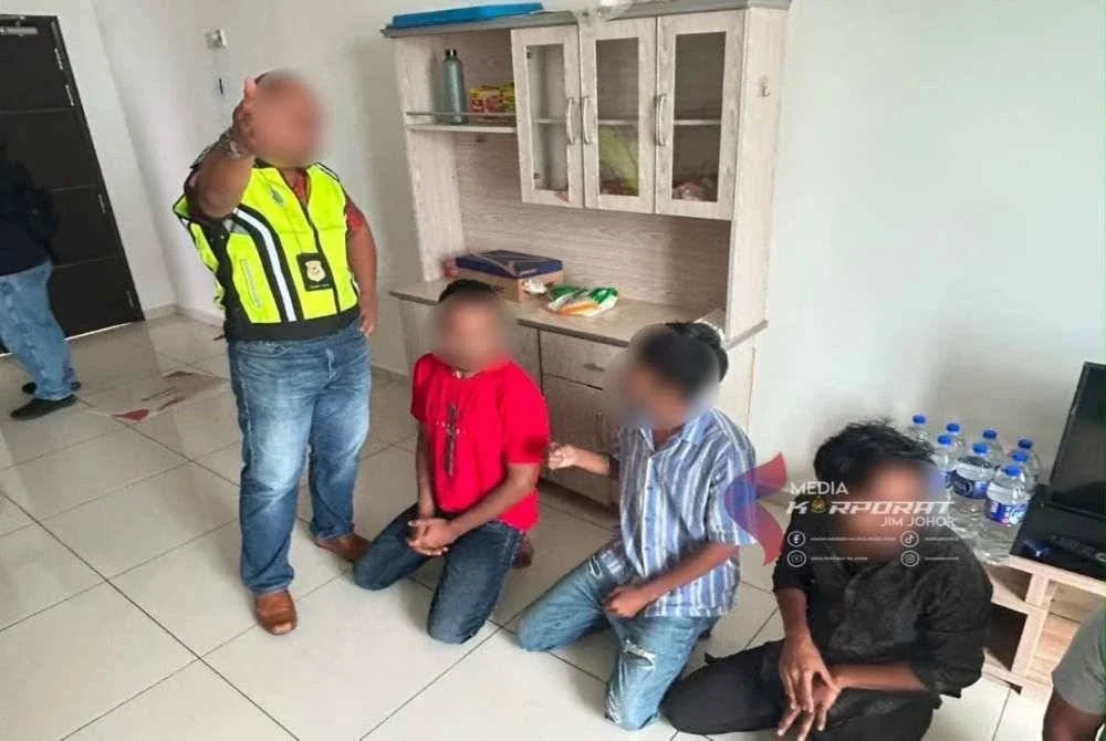 Jabatan Imigresen Malaysia (JIM) Johor menumpaskan dua sindiket yang mengeksploitasi Pas Lawatan Kerja Sementara (PLKS) di Johor Bahru.