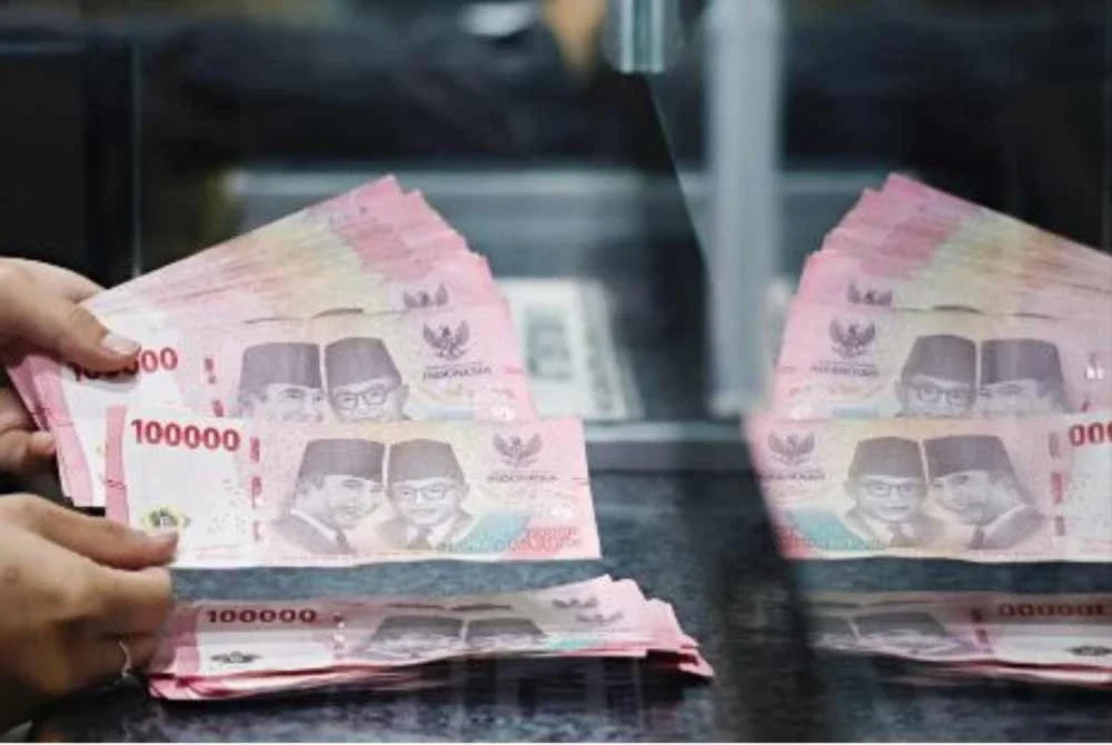 Asas ekonomi Indonesia dikatakan kekal kukuh, disokong prestasi eksport yang memberangsangkan, petunjuk makroekonomi yang stabil dan prospek positif daripada rakan dagang antarabangsa walaupun berdepan tekanan luaran yang ketara sehingga menyebabkan nilai rupiah melemah. - Foto Agensi