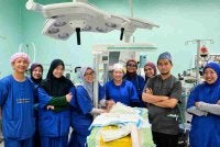 HSNZ mencipta satu lagi pencapaian membanggakan apabila berjaya merawat dan melakukan dua pembedahan ke atas bayi pramatang seberat hanya 500 gram. Foto: Facebook HSNZ